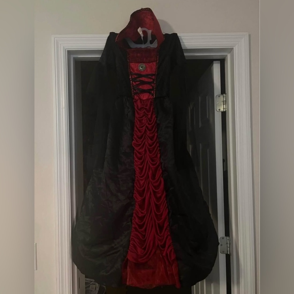 Girls Vampire / Witch costume child Medium